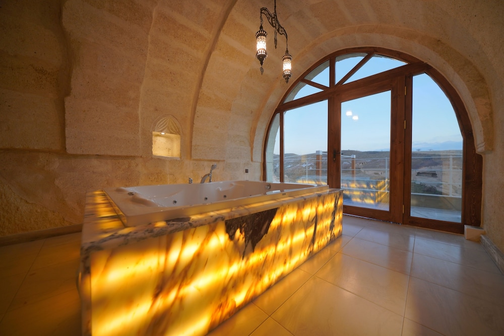 FAIRYLAND CAVE HOTEL 20/50