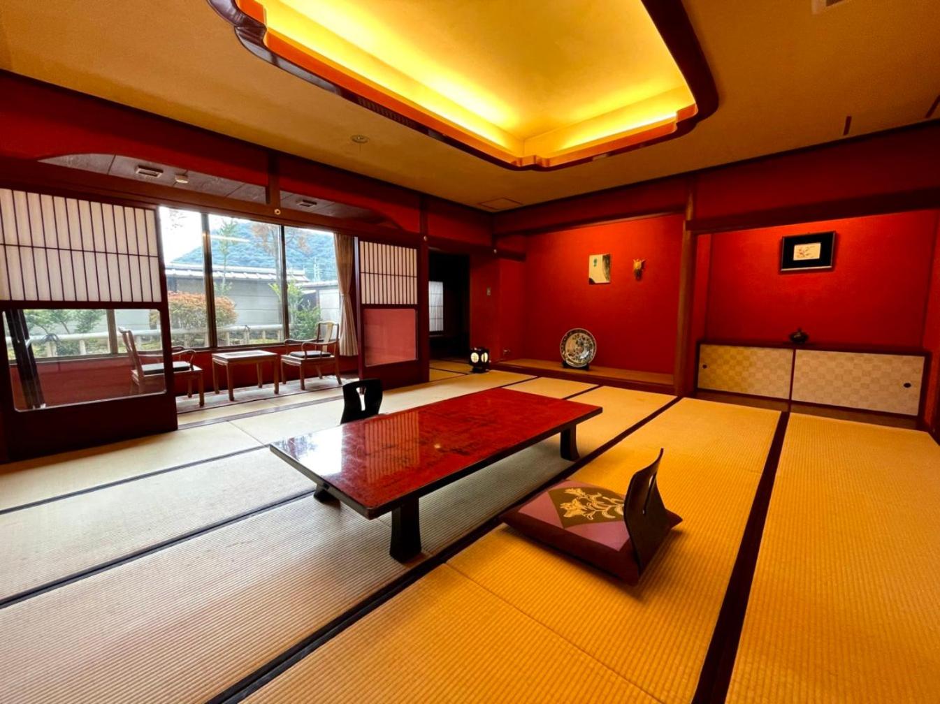 Japanese, No Bathroom, Tatami