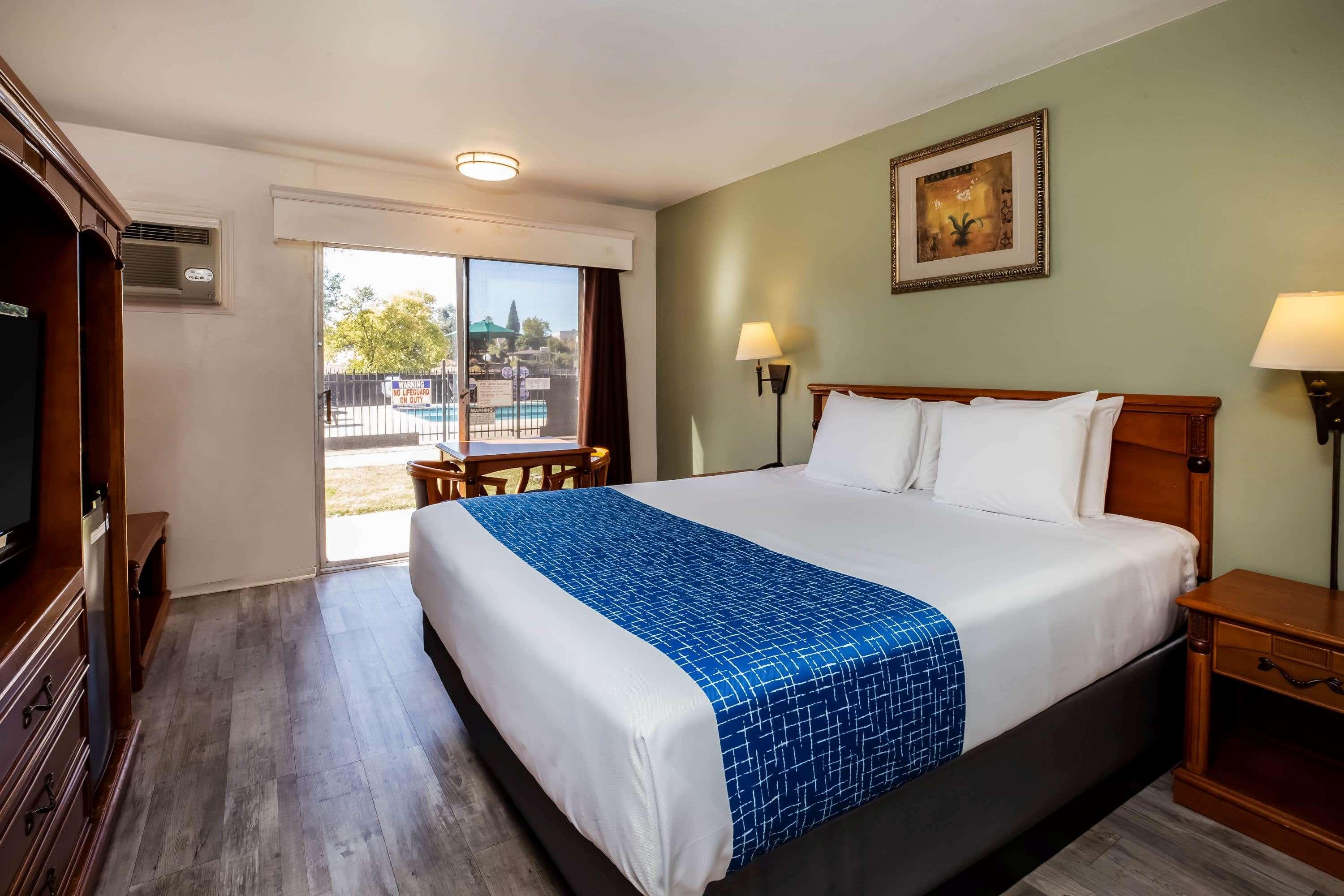 Room, King Bed, River View, No Elevator