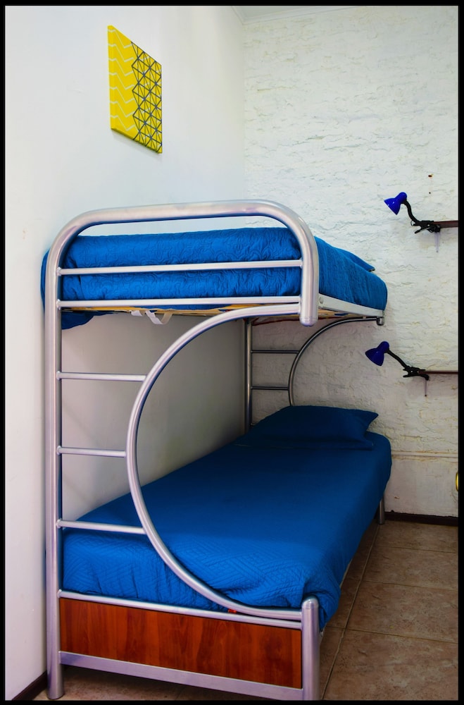 Santiago Backpackers 36/50