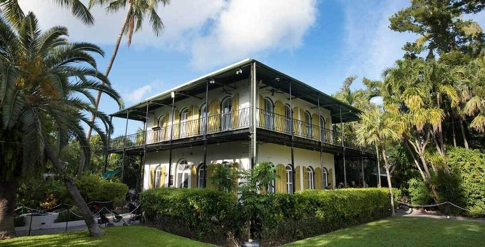 Amsterdams Curry Mansion Inn 6/72