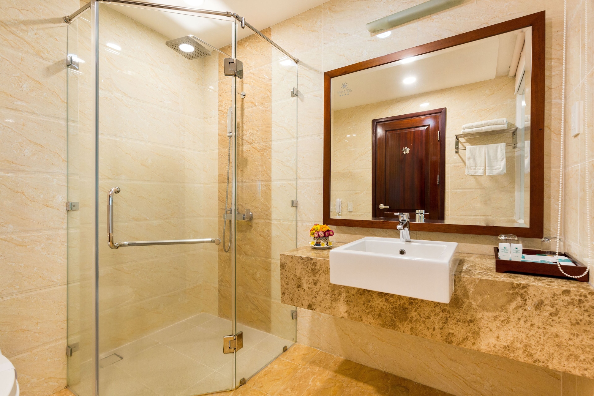 غرفة سوبيريور بسرير كينج بإطلالة على الحديقة، Hoang Ngoc Beach Resort 7/9