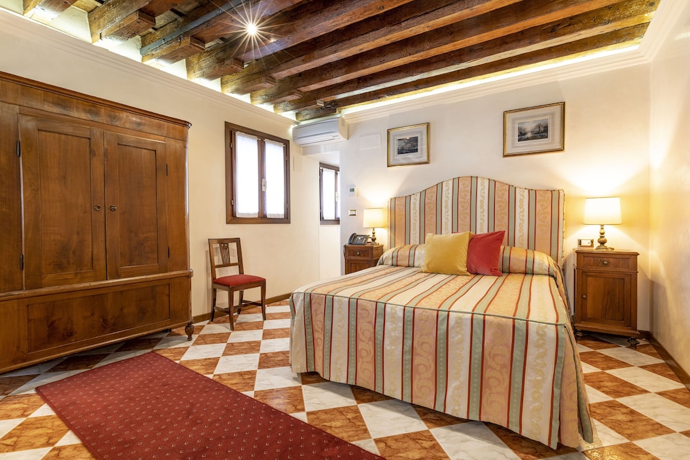 1 BEDROOM, STUDIO, SUITE, CITY VIEW