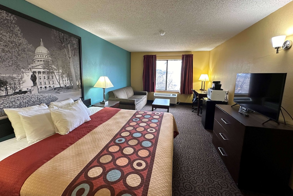 Super 8 By Wyndham Appleton 5/32