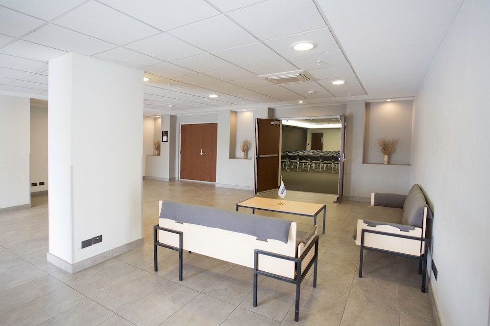 City Express by Marriott Tijuana Insurgentes 12/50