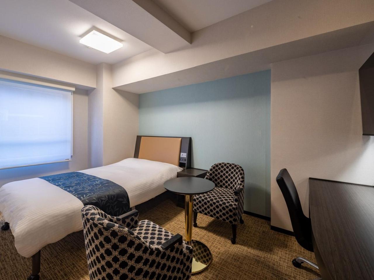 Universal, Double Bed