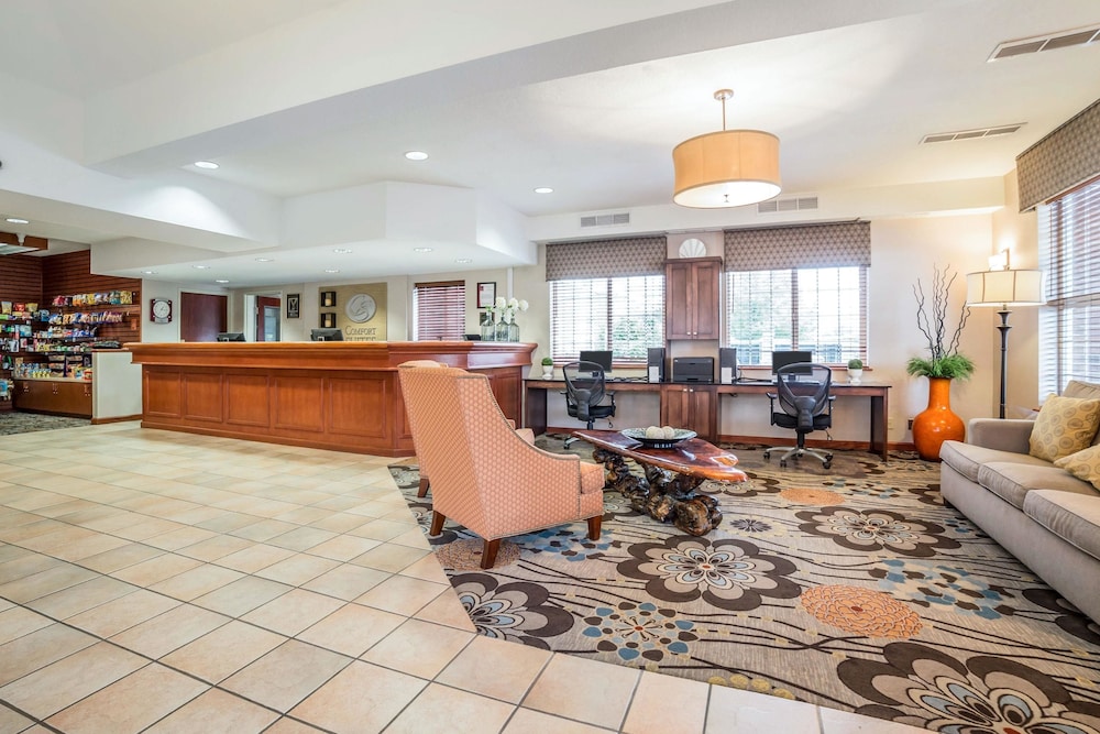 Comfort Suites Airport Salt Lake City, UT 24/35