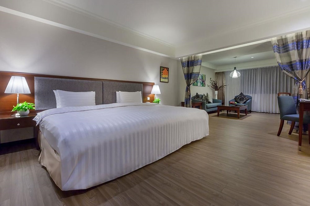 جناح سوبيريور بسرير كوين، CHECK inn Taipei Neihu 2/10