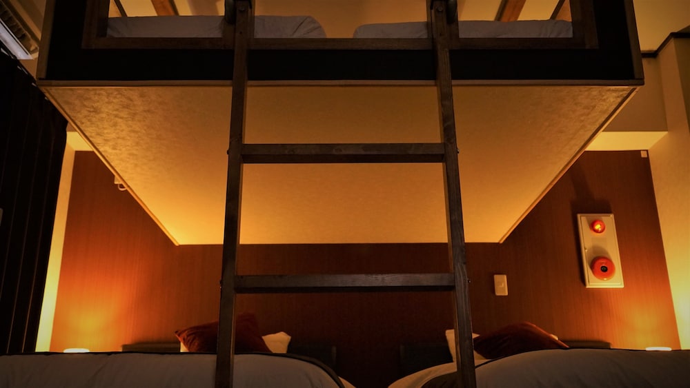 Hotel From Okinawa 23/30