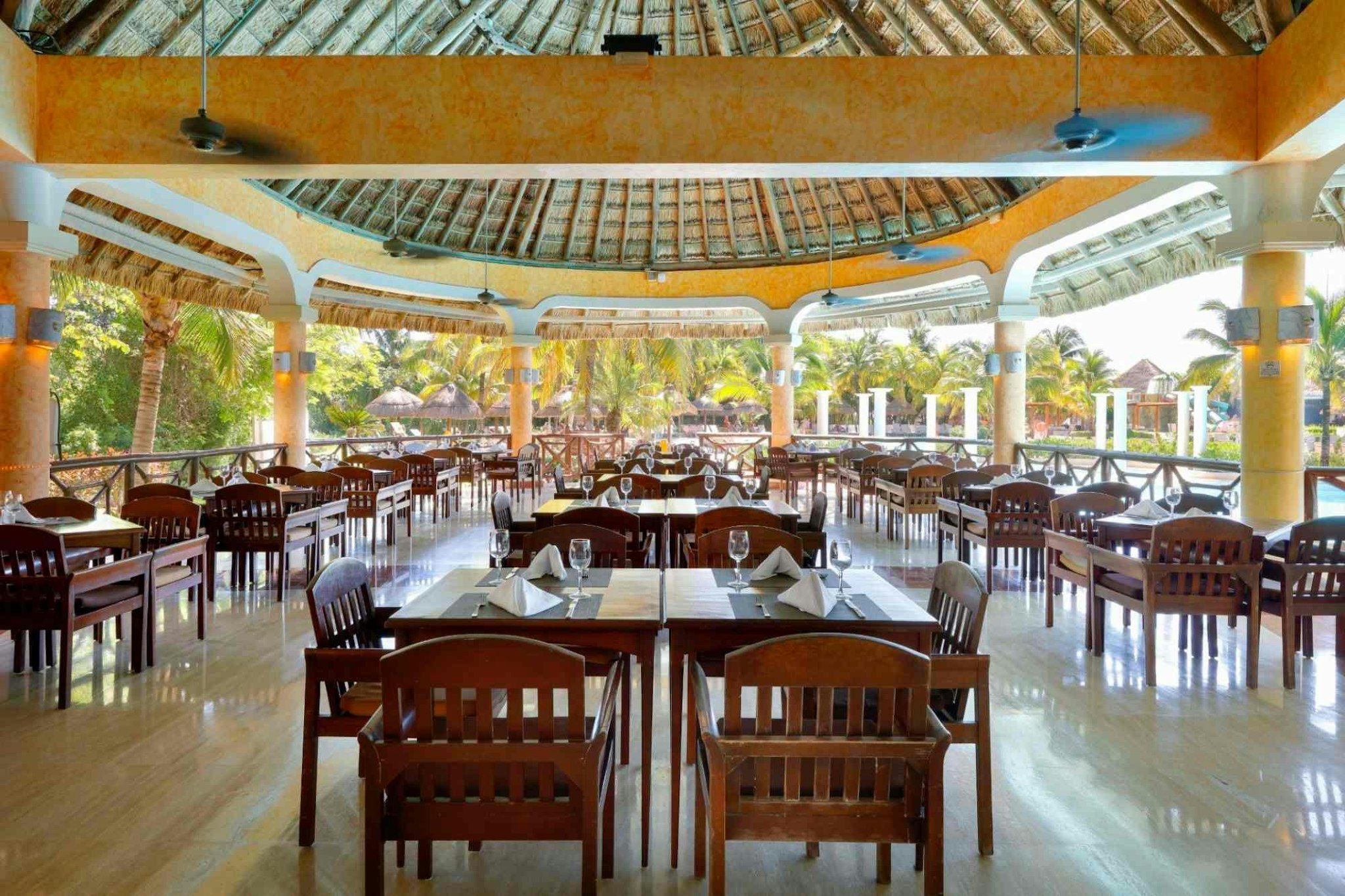 Grand Palladium Colonial Resort Spa All Inclusive 34/47