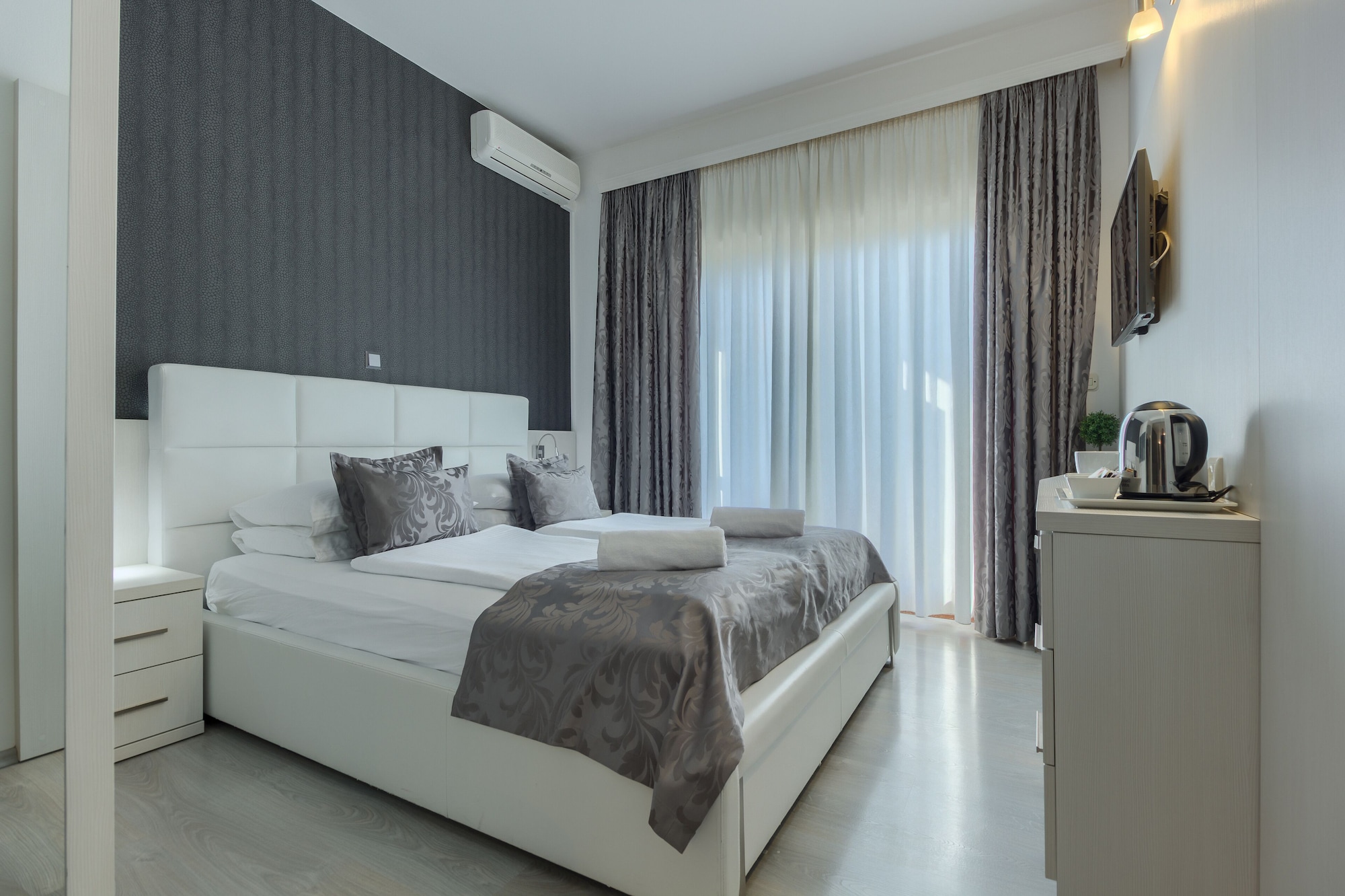 ROOM, TRIPLE, SEA VIEW, BALCONY
