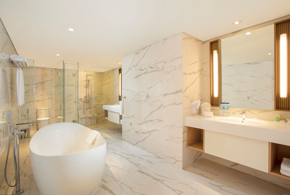 Swiss-Belhotel Solo 56/57