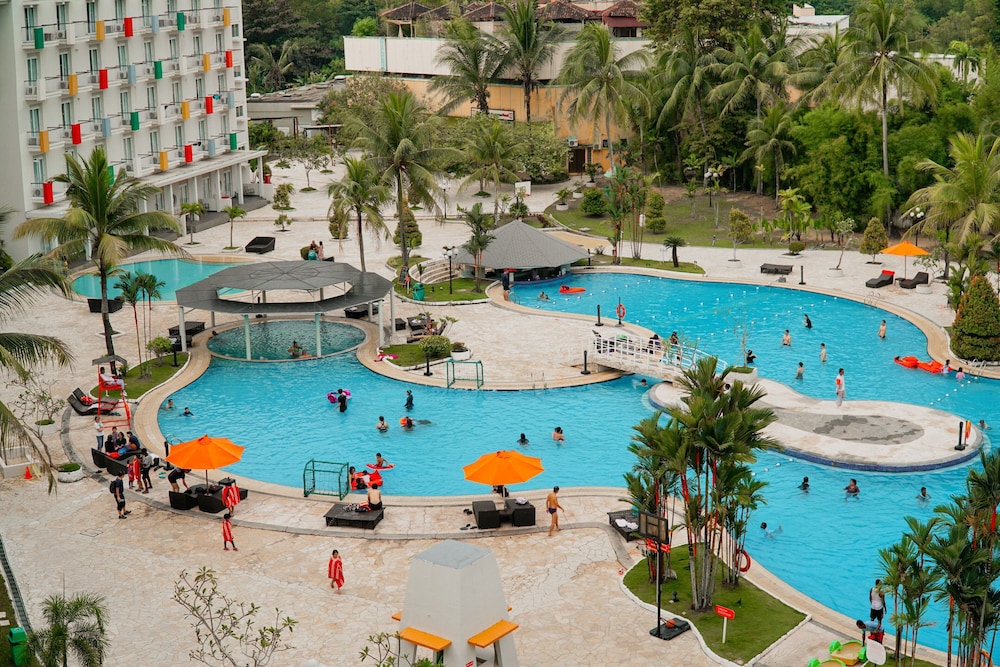 Harris Resort Waterfront Batam 10/19
