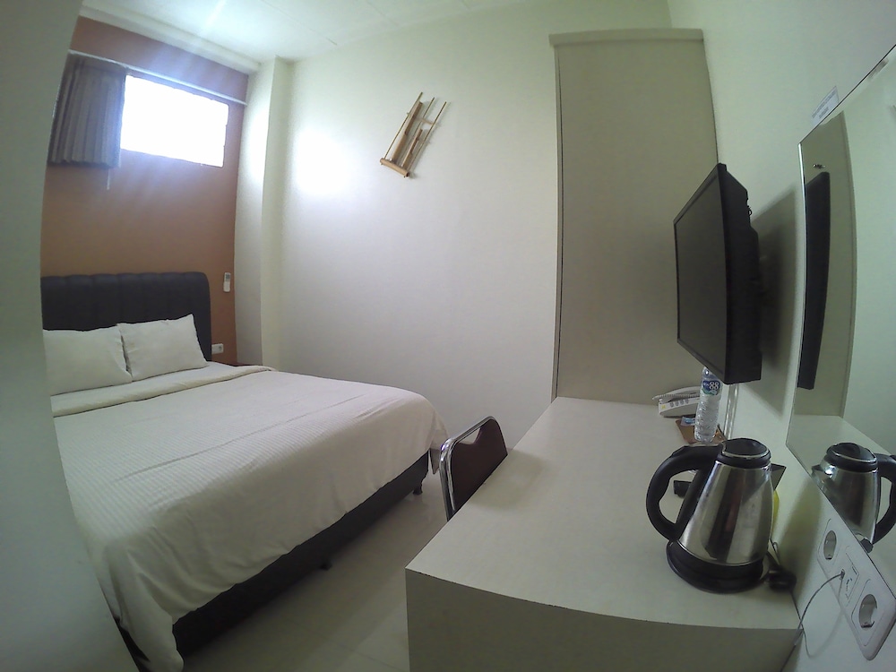 Asoka Inn Bandung 8/21