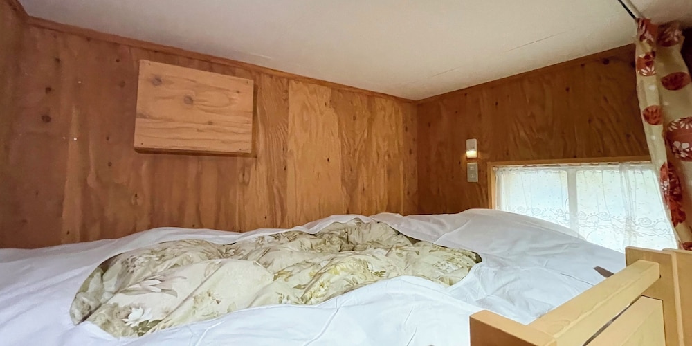 FEMALE DORM, FEMALE ONLY