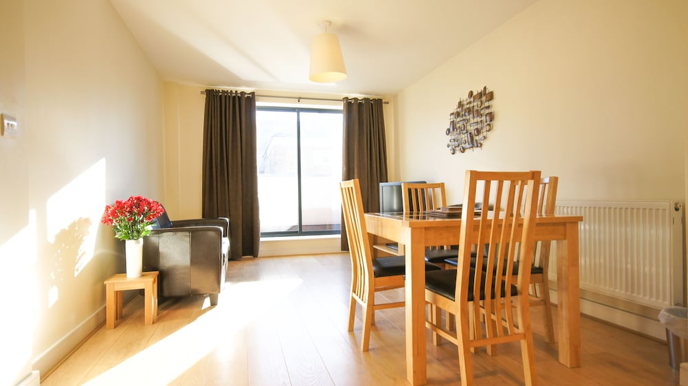 Crompton Court 32/38