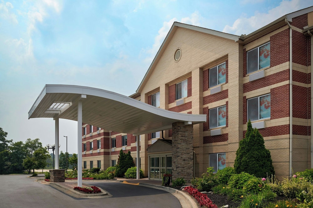 Fairfield Inn Suites By Marriott Detroit Farmington Hills 44/49