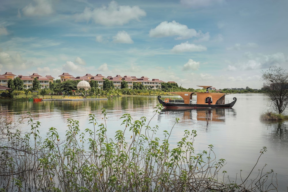 MAYFAIR Lake Resort, Atal Nagar, Raipur 47/50
