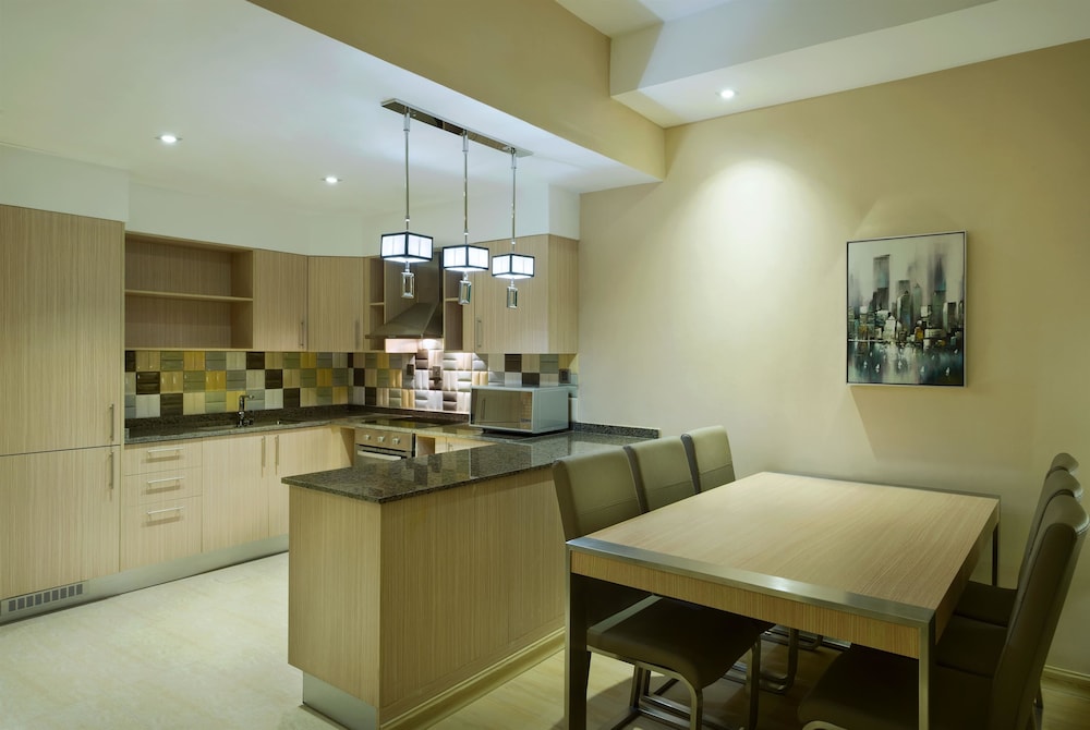 Wyndham Doha West Bay 52/62