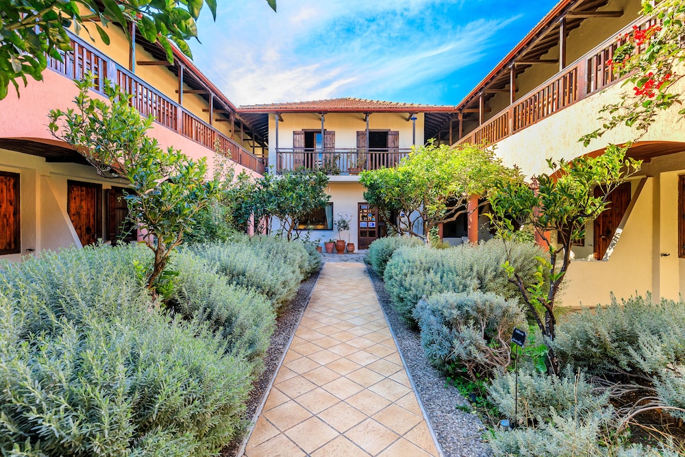 Rigas Hotel Skopelos 63/74