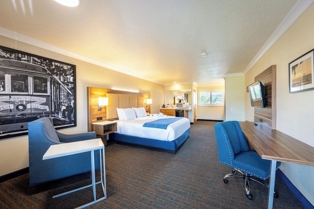 Cayucos Beach Inn 29/64