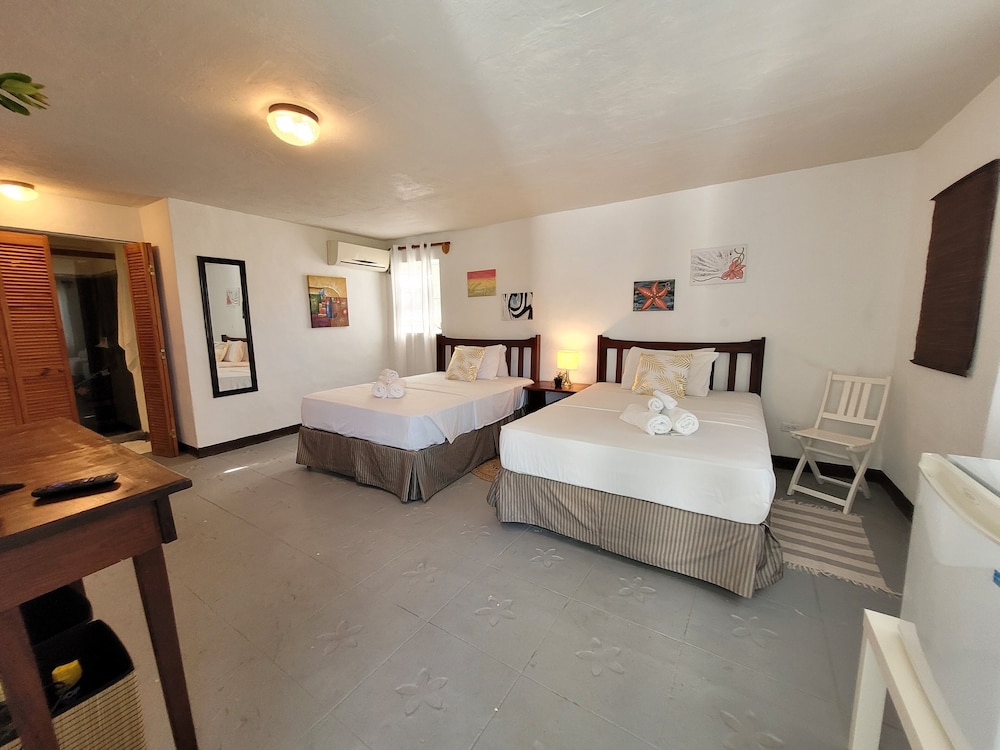 Ellen Bay Inn 16/50