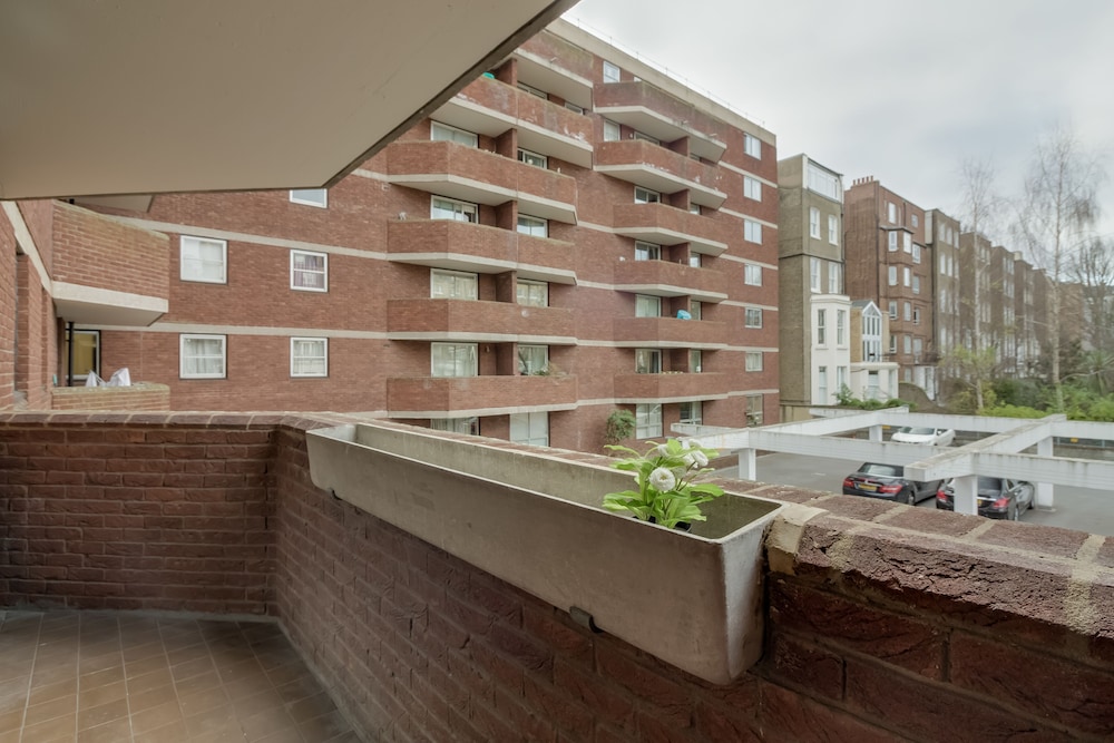 Sherborne court 2/50