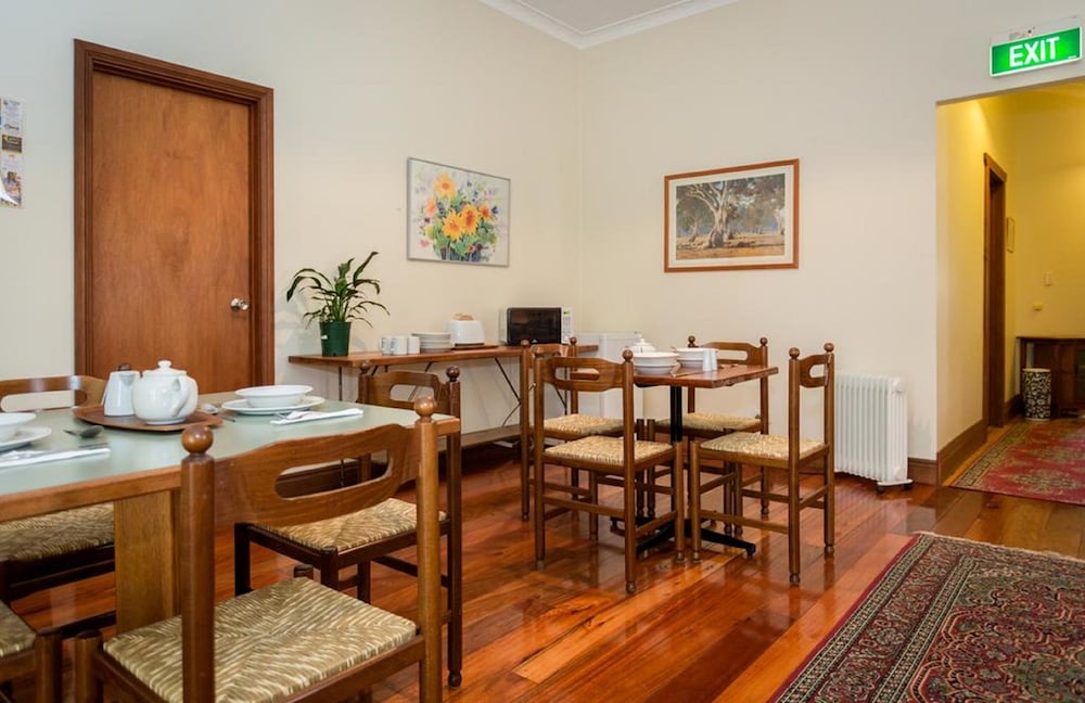 BELGRAVIA MOUNTAIN GUEST HOUSE 20/22