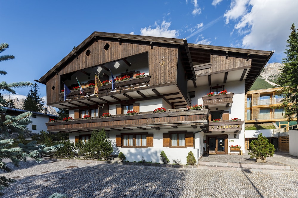 Lajadira Hotel 6/69