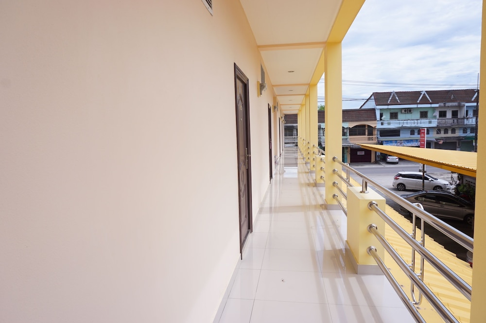 Jirasin Hotel & Apartment 18/24