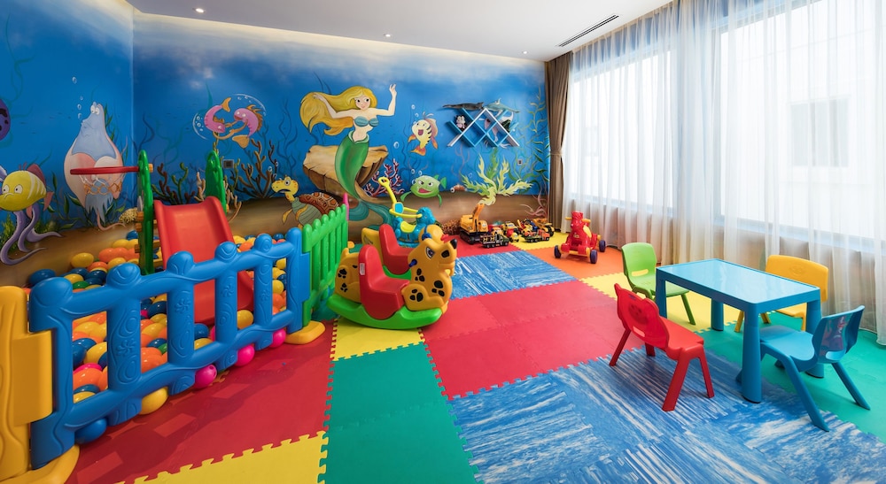 Monarque Hotel 38/50