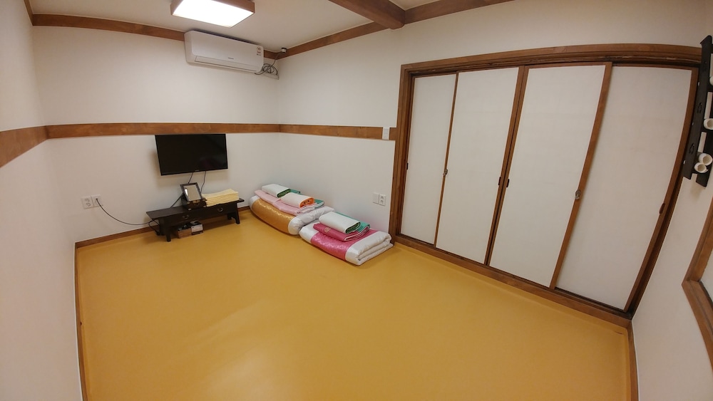 So Hyeon Dang Hanok Guesthouse 26/67