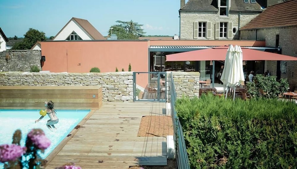 Castel De Tres Girard 33/37