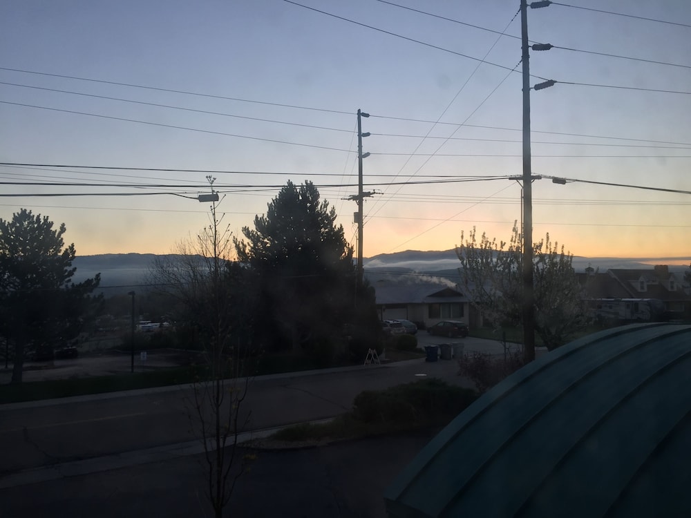 Americas Best Value Inn Suites Boise 32/37