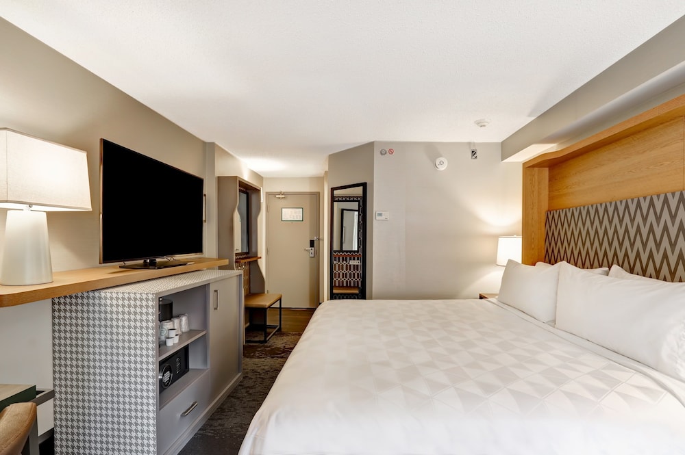 STANDARD, KING BED