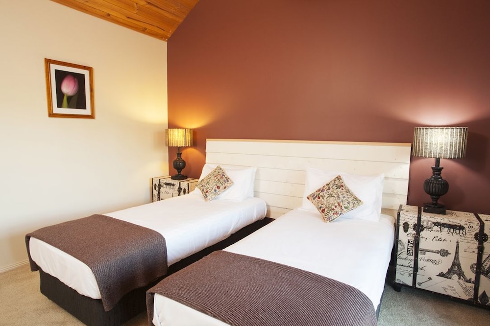 2 Bedrooms, Cottage, King and Twin Beds
