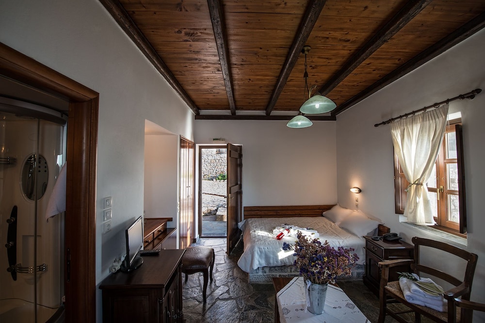 Limeni Village Hotel 14/37