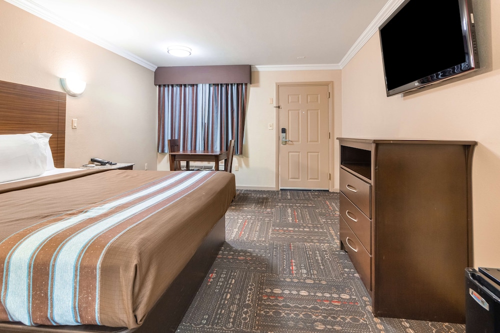 Americas Best Value Inn Houston Heights at I-45 24/40