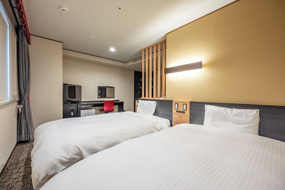 ROYAL, TWIN BEDS