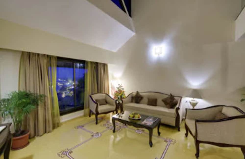 The Crown Goa 42/66