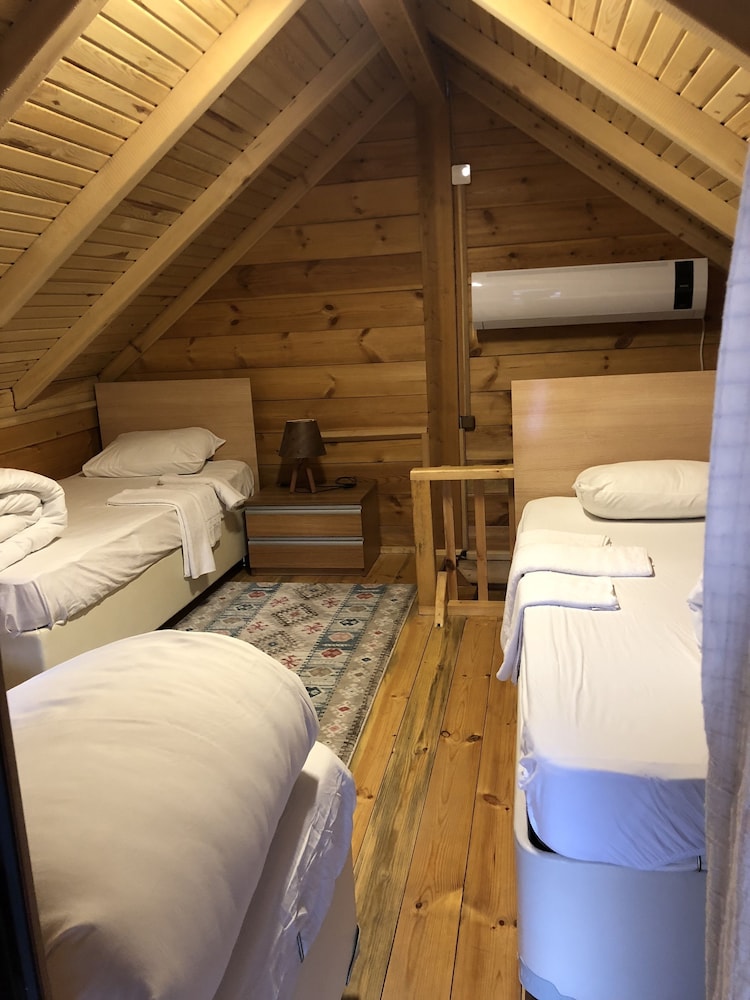 Tanura Bungalows 11/50