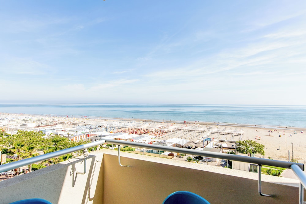 Hotel Baltic Riccione 61/68