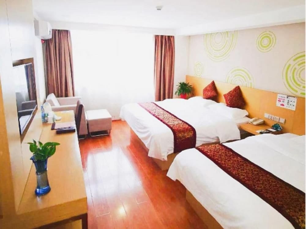 Greentree Sunshine 100 Express Hotel 6/45