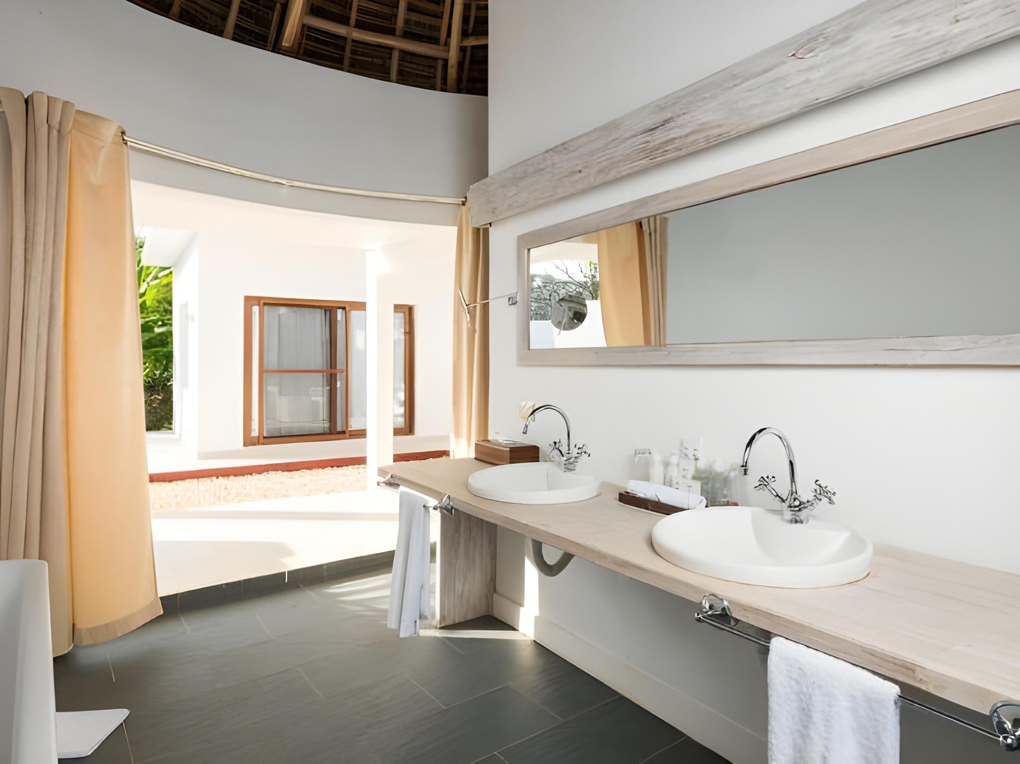 Pavilion, Beach, Suite, Single, King Bed