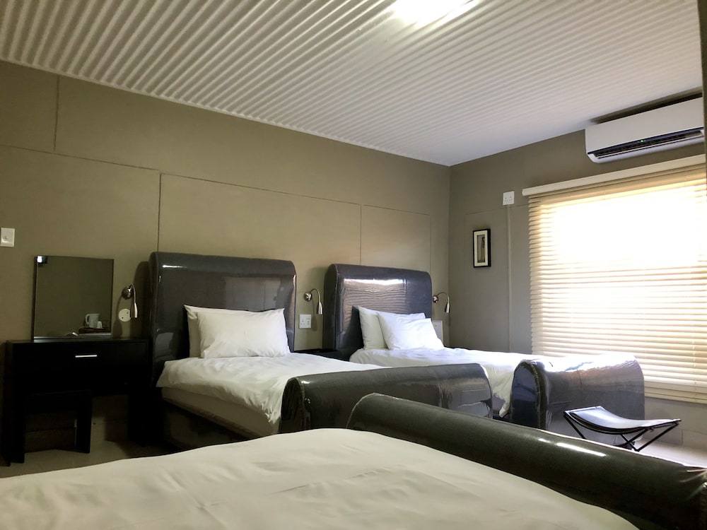 City Lodge Boutique Hotel 8/46