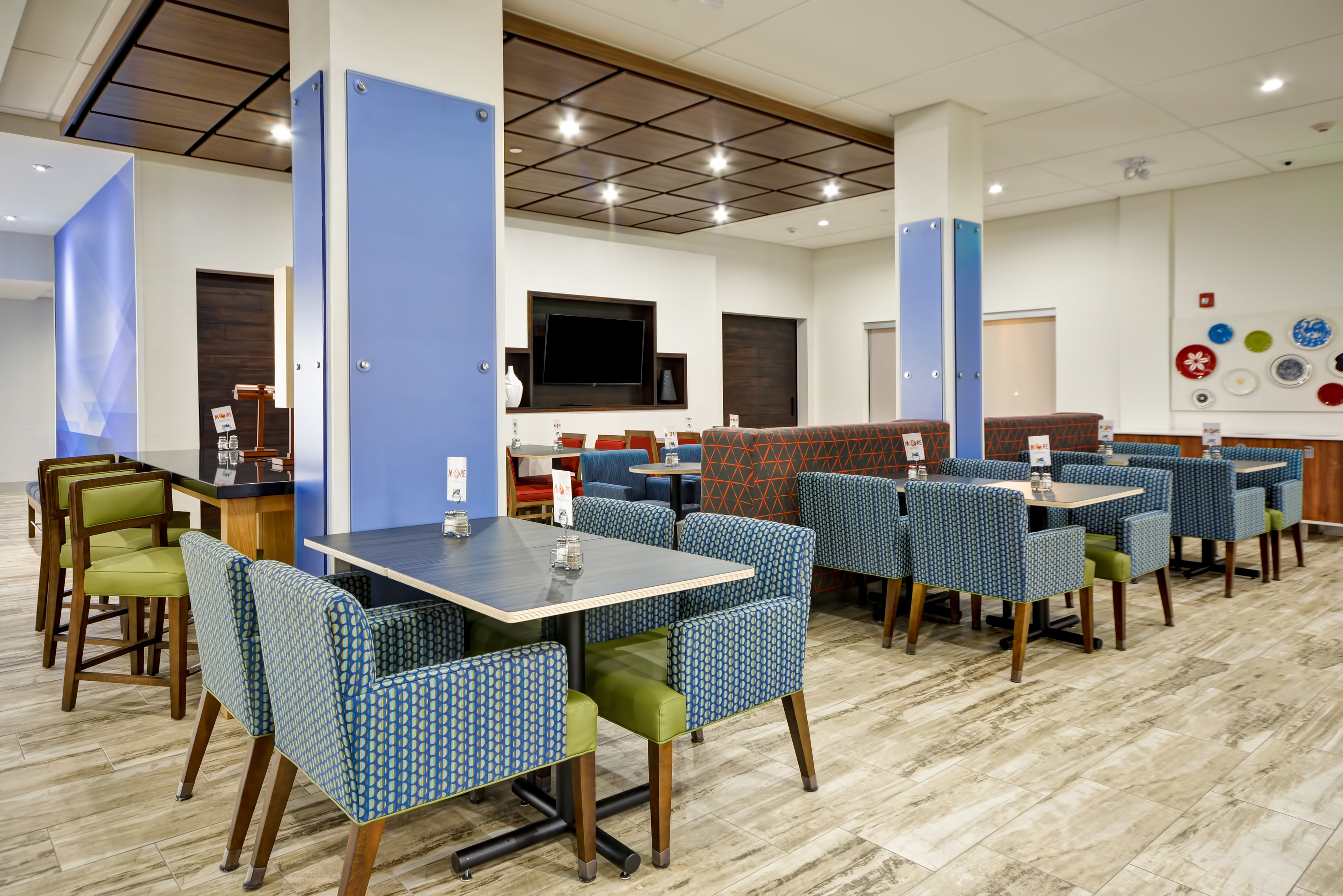 HOLIDAY INN EXPRESS EVANSVILLE 43/61