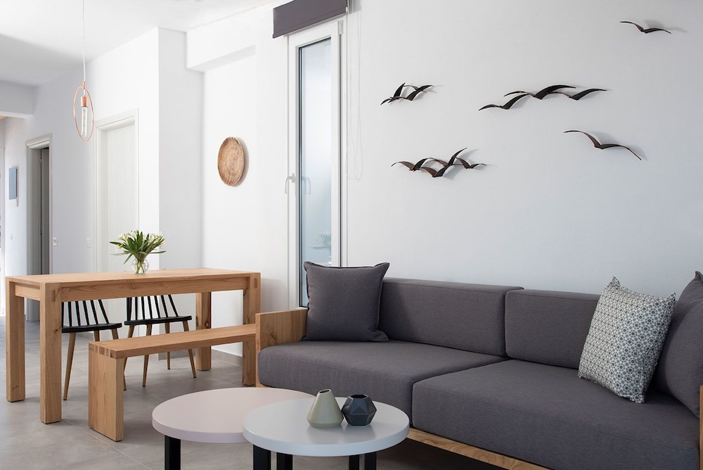 Valery Suites 30/54
