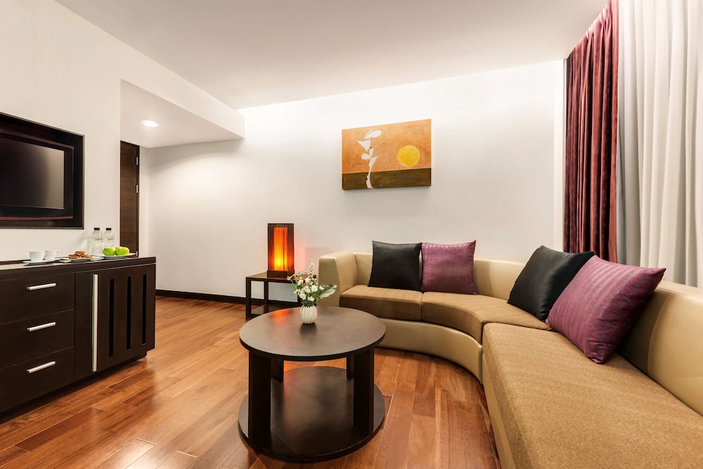 RADISSON SUITES BANGKOK SUKHUMVIT 45/73