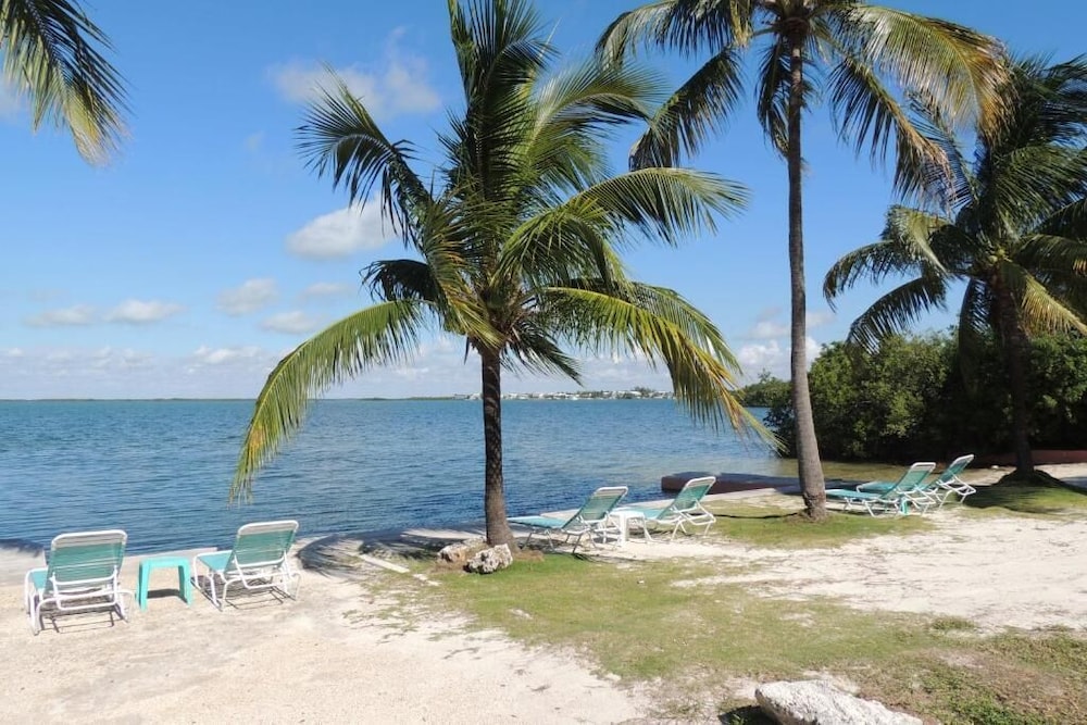 Rock Reef Resort 71/77