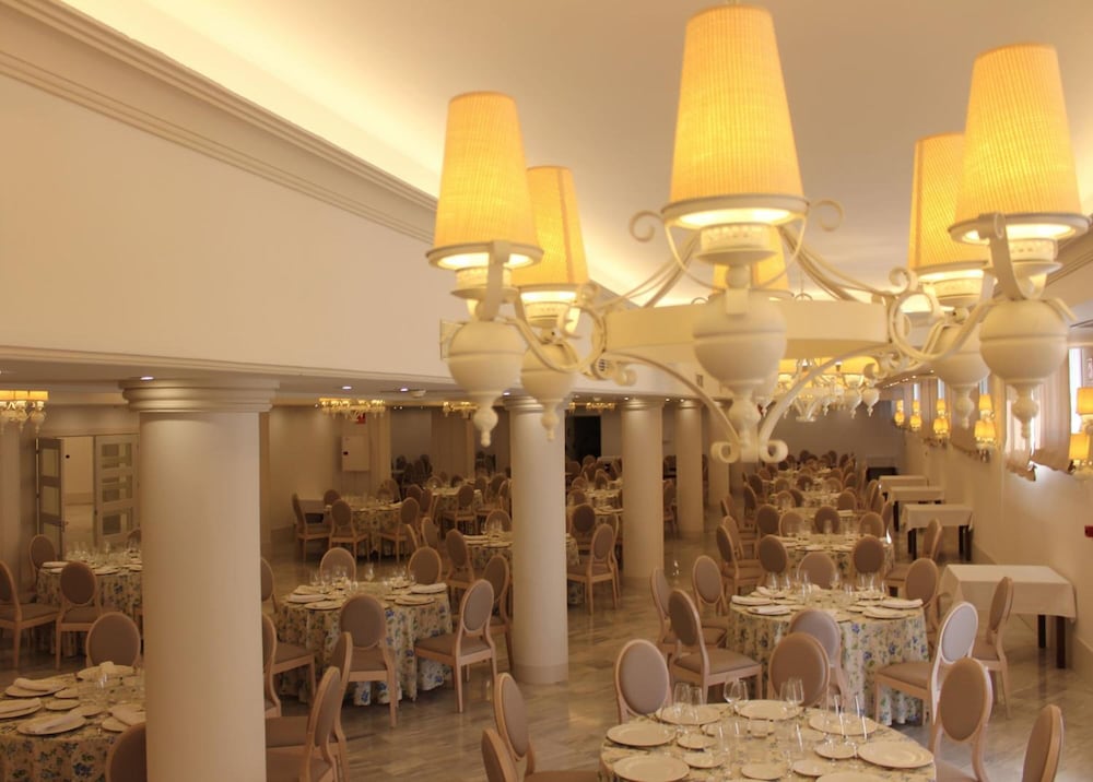 Hotel Reyes Ziries 40/63